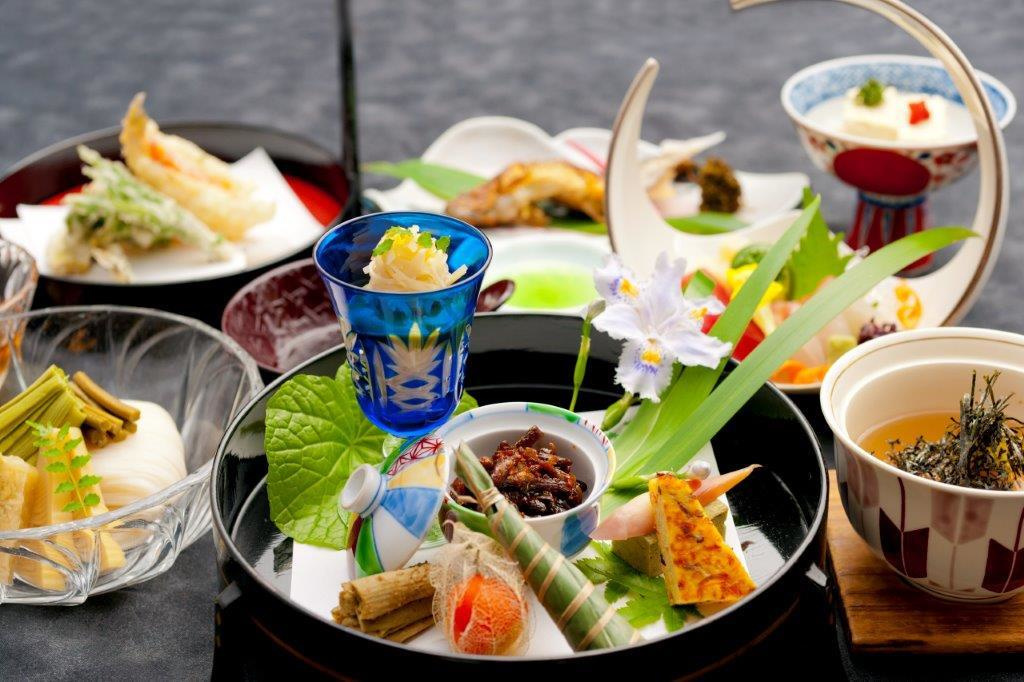 【貴船 仲よし】臨場感あふれる川床で本格京会席