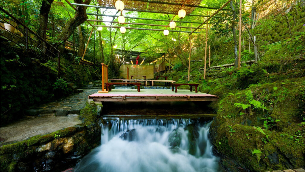 【貴船 仲よし】臨場感あふれる川床で本格京会席